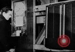 Standbild Frauen Arbeitnehmer Vereinigtes Königreich, 1942, aus Sekunde 11 historischem Filmmaterial Videoclip 65675052592