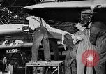 Standbild Frauen Arbeitnehmer Vereinigtes Königreich, 1942, aus Sekunde 53 historischem Filmmaterial Videoclip 65675052592