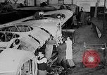 Standbild Frauen Arbeitnehmer Vereinigtes Königreich, 1942, aus Sekunde 58 historischem Filmmaterial Videoclip 65675052592