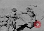 Standbild 8 britische Soldaten Nordafrika, 1942, aus Sekunde 62 historischem Filmmaterial Videoclip 65675052595
