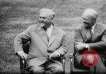 Standbild Präsident Eisenhower Genf Schweiz, 1955, aus Sekunde 16 historischem Filmmaterial Videoclip 65675052614