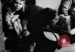 Standbild Kriegsgefangenen Österreich, 1955, aus Sekunde 26 historischem Filmmaterial Videoclip 65675052622