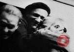 Standbild Kriegsgefangenen Österreich, 1955, aus Sekunde 30 historischem Filmmaterial Videoclip 65675052622