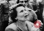 Standbild Kriegsgefangenen Österreich, 1955, aus Sekunde 38 historischem Filmmaterial Videoclip 65675052622