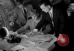 Standbild Immobilienmakler Leonard Moskowitz San Francisco California USA, 1954, aus Sekunde 27 historischem Filmmaterial Videoclip 65675052623