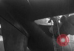 Standbild USS Nautilus SSN-571 Groton Connecticut USA, 1954, aus Sekunde 13 historischem Filmmaterial Videoclip 65675052624