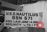 Standbild USS Nautilus SSN-571 Groton Connecticut USA, 1954, aus Sekunde 19 historischem Filmmaterial Videoclip 65675052624