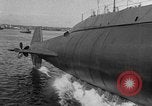 Standbild USS Nautilus SSN-571 Groton Connecticut USA, 1954, aus Sekunde 54 historischem Filmmaterial Videoclip 65675052624