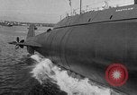 Standbild USS Nautilus SSN-571 Groton Connecticut USA, 1954, aus Sekunde 55 historischem Filmmaterial Videoclip 65675052624