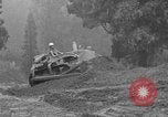 Standbild Männer außerhalb der Häuser Sierra Madre California USA, 1954, aus Sekunde 6 historischem Filmmaterial Videoclip 65675052625