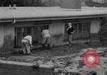 Standbild Männer außerhalb der Häuser Sierra Madre California USA, 1954, aus Sekunde 12 historischem Filmmaterial Videoclip 65675052625