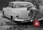 Standbild Männer außerhalb der Häuser Sierra Madre California USA, 1954, aus Sekunde 19 historischem Filmmaterial Videoclip 65675052625