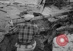 Standbild Männer außerhalb der Häuser Sierra Madre California USA, 1954, aus Sekunde 24 historischem Filmmaterial Videoclip 65675052625