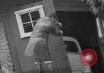 Standbild Männer außerhalb der Häuser Sierra Madre California USA, 1954, aus Sekunde 43 historischem Filmmaterial Videoclip 65675052625