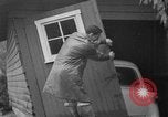 Standbild Männer außerhalb der Häuser Sierra Madre California USA, 1954, aus Sekunde 44 historischem Filmmaterial Videoclip 65675052625