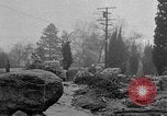 Standbild Männer außerhalb der Häuser Sierra Madre California USA, 1954, aus Sekunde 47 historischem Filmmaterial Videoclip 65675052625