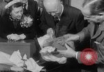 Standbild Präsident Eisenhower Washington DC White House USA, 1954, aus Sekunde 5 historischem Filmmaterial Videoclip 65675052626