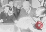Standbild Präsident Eisenhower Washington DC White House USA, 1954, aus Sekunde 8 historischem Filmmaterial Videoclip 65675052626
