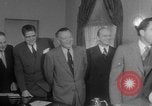 Standbild Präsident Eisenhower Washington DC White House USA, 1954, aus Sekunde 9 historischem Filmmaterial Videoclip 65675052626