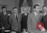 Standbild Präsident Eisenhower Washington DC White House USA, 1954, aus Sekunde 10 historischem Filmmaterial Videoclip 65675052626