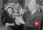 Standbild Präsident Eisenhower Washington DC White House USA, 1954, aus Sekunde 15 historischem Filmmaterial Videoclip 65675052626