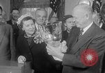 Standbild Präsident Eisenhower Washington DC White House USA, 1954, aus Sekunde 16 historischem Filmmaterial Videoclip 65675052626