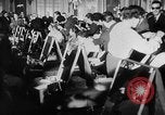 Standbild Friseure Lissabon Portugal, 1954, aus Sekunde 6 historischem Filmmaterial Videoclip 65675052627