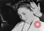 Standbild Friseure Lissabon Portugal, 1954, aus Sekunde 10 historischem Filmmaterial Videoclip 65675052627