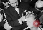 Standbild Friseure Lissabon Portugal, 1954, aus Sekunde 14 historischem Filmmaterial Videoclip 65675052627