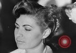 Standbild Friseure Lissabon Portugal, 1954, aus Sekunde 15 historischem Filmmaterial Videoclip 65675052627