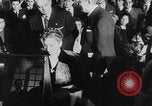 Standbild Friseure Lissabon Portugal, 1954, aus Sekunde 19 historischem Filmmaterial Videoclip 65675052627