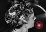 Standbild Friseure Lissabon Portugal, 1954, aus Sekunde 37 historischem Filmmaterial Videoclip 65675052627