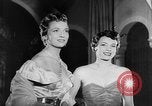 Standbild Friseure Lissabon Portugal, 1954, aus Sekunde 41 historischem Filmmaterial Videoclip 65675052627