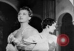 Standbild Friseure Lissabon Portugal, 1954, aus Sekunde 43 historischem Filmmaterial Videoclip 65675052627