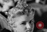 Standbild Friseure Lissabon Portugal, 1954, aus Sekunde 50 historischem Filmmaterial Videoclip 65675052627