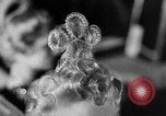 Standbild Friseure Lissabon Portugal, 1954, aus Sekunde 52 historischem Filmmaterial Videoclip 65675052627