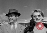 Standbild Film star Jimmy Stewart Miami Florida USA, 1954, aus Sekunde 17 historischem Filmmaterial Videoclip 65675052628