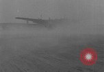Standbild Dritte atomare Explosion von Großbritannien Australien, 1954, aus Sekunde 14 historischem Filmmaterial Videoclip 65675052629