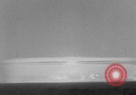 Standbild Dritte atomare Explosion von Großbritannien Australien, 1954, aus Sekunde 43 historischem Filmmaterial Videoclip 65675052629