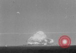 Standbild Dritte atomare Explosion von Großbritannien Australien, 1954, aus Sekunde 44 historischem Filmmaterial Videoclip 65675052629