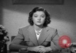 Standbild Myrna Loy mit Polio Opfer Washington DC USA, 1944, aus Sekunde 1 historischem Filmmaterial Videoclip 65675052630