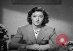 Standbild Myrna Loy mit Polio Opfer Washington DC USA, 1944, aus Sekunde 8 historischem Filmmaterial Videoclip 65675052630