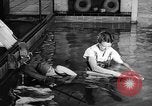 Standbild Myrna Loy mit Polio Opfer Washington DC USA, 1944, aus Sekunde 56 historischem Filmmaterial Videoclip 65675052630