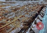 Image s'est effondré membres de toit Japon, 1946, de la seconde 14 séquences d'archives historiques vidéo 65675052632