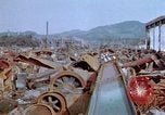 Image s'est effondré membres de toit Japon, 1946, de la seconde 58 séquences d'archives historiques vidéo 65675052632