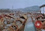 Image s'est effondré membres de toit Japon, 1946, de la seconde 61 séquences d'archives historiques vidéo 65675052632