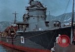Image destroyer japonais Natsuzuki Honshu Japon Kure Base navale, 1946, de la seconde 29 séquences d'archives historiques vidéo 65675052635