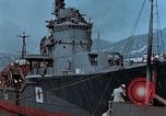 Image destroyer japonais Natsuzuki Honshu Japon Kure Base navale, 1946, de la seconde 32 séquences d'archives historiques vidéo 65675052635