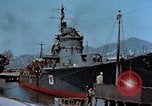 Image destroyer japonais Natsuzuki Honshu Japon Kure Base navale, 1946, de la seconde 36 séquences d'archives historiques vidéo 65675052635
