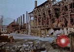 Image usine productrice de gaz Honshu Japon Kure Base navale, 1946, de la seconde 14 séquences d'archives historiques vidéo 65675052638